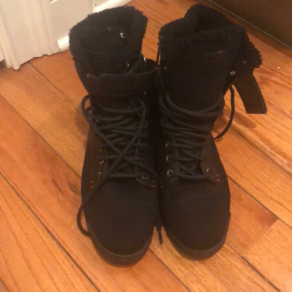 Authentic Men's Gucci Boots